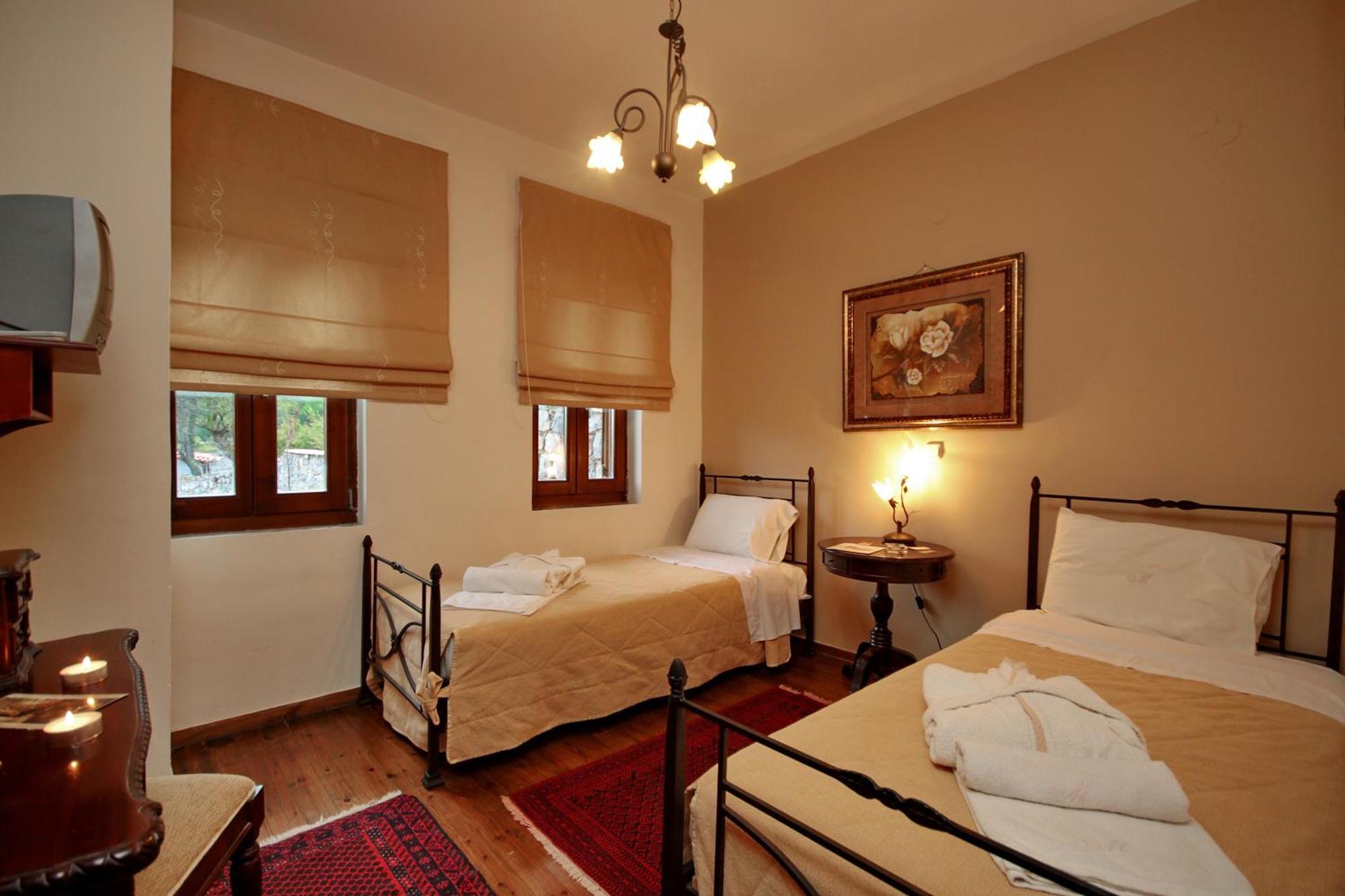 Menalia & κτημα κουμπουρη Hotel apartamentowy Levídhion