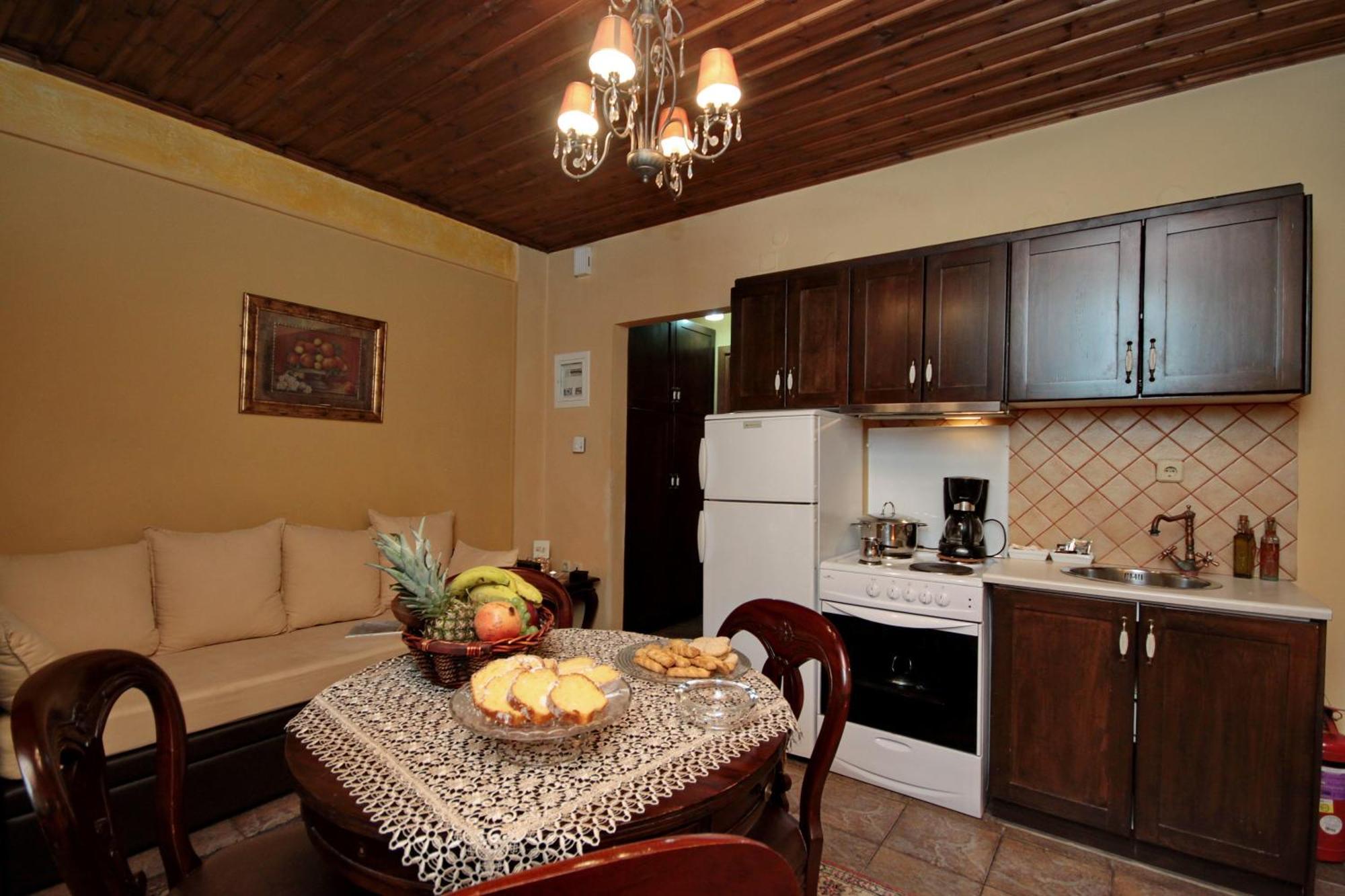 Hotel apartamentowy Menalia & κτημα κουμπουρη 3*