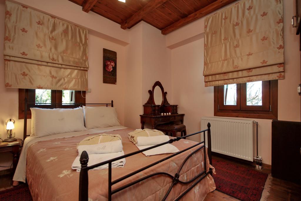 Aparthotel Menalia & κτημα κουμπουρη 3*