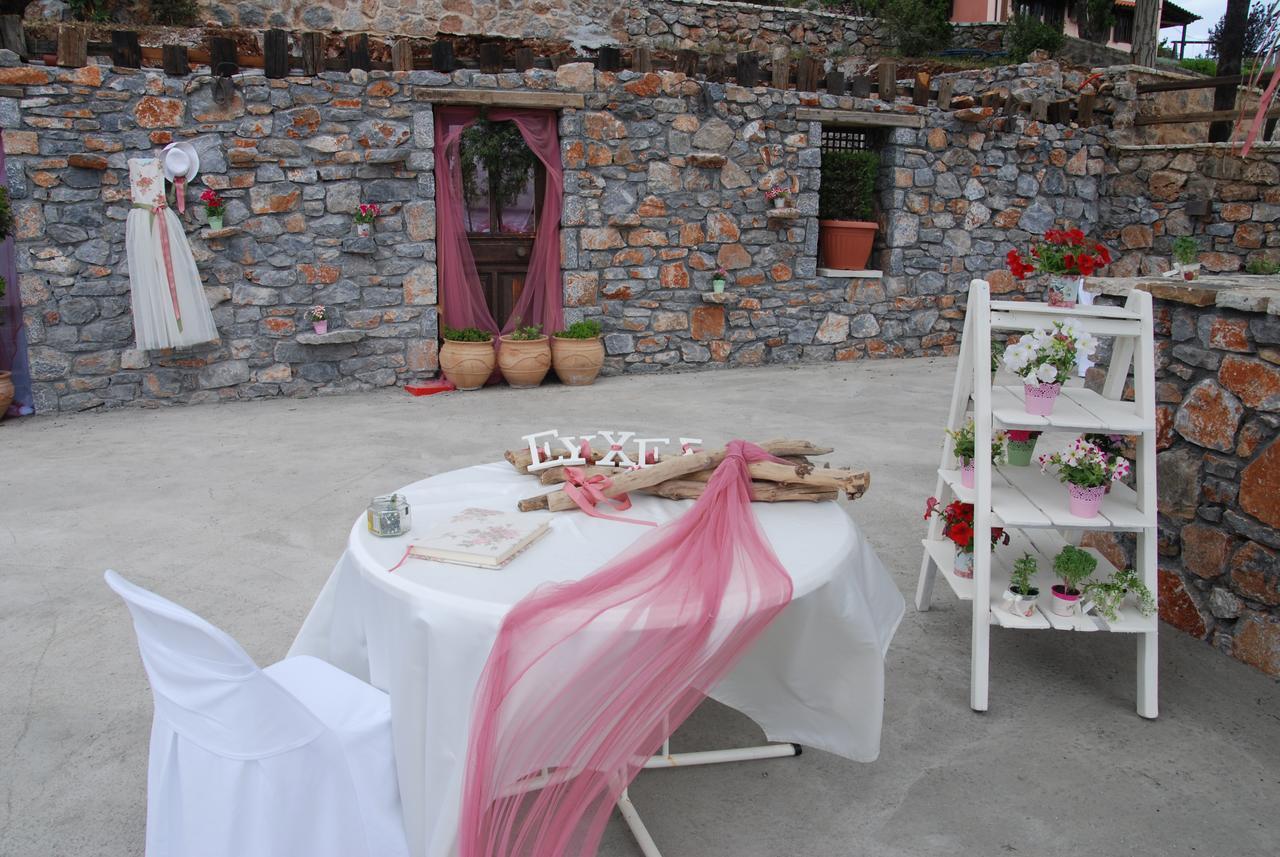 Hotel apartamentowy Menalia & κτημα κουμπουρη
