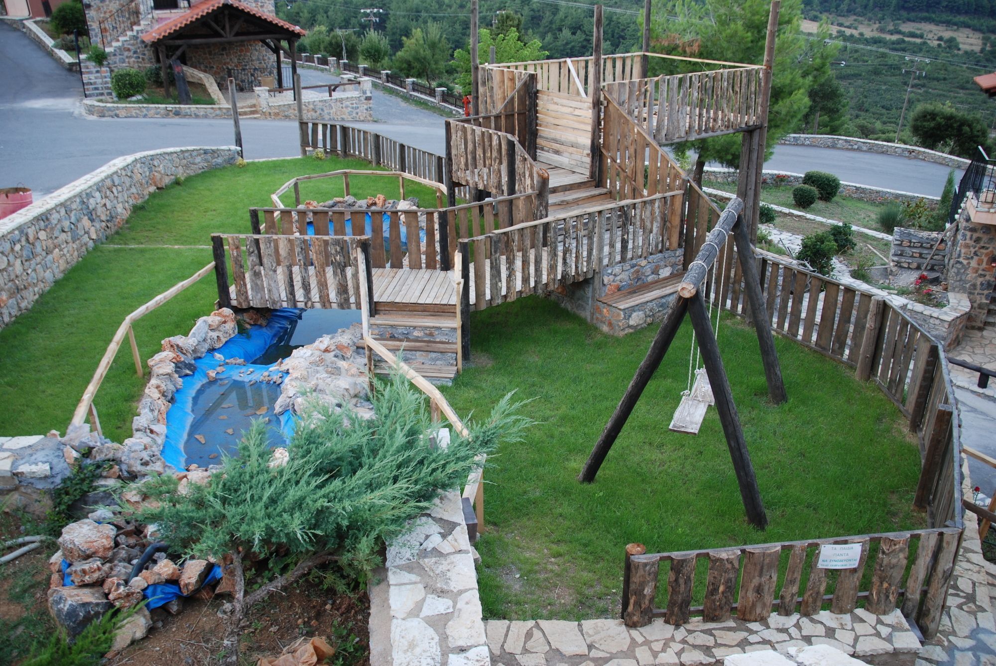 Menalia & κτημα κουμπουρη Aparthotel Levídhion